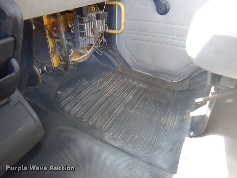 image for item DJ3830 1998 Freightliner FL70  roll-off container truck