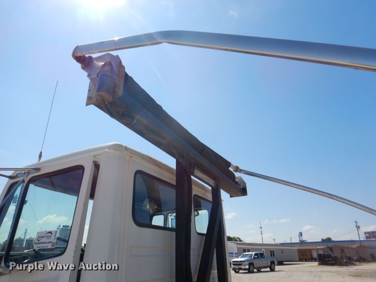 image for item DJ3830 1998 Freightliner FL70  roll-off container truck