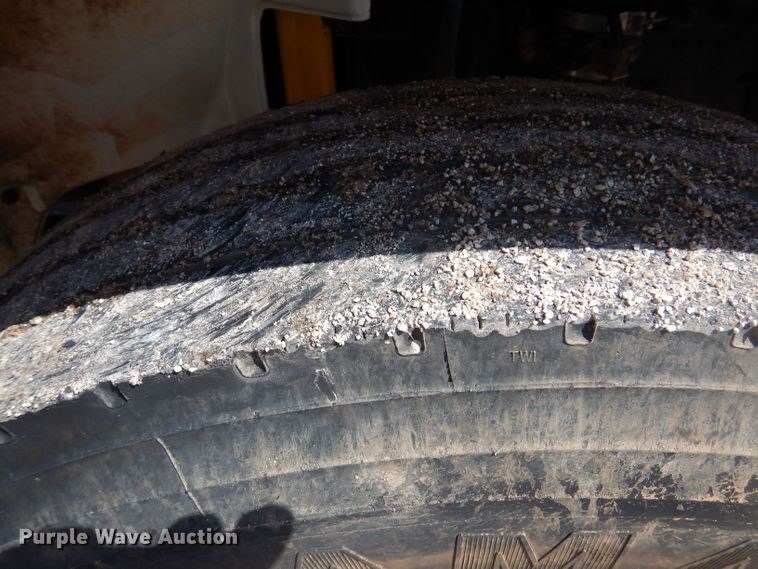 image for item DJ3830 1998 Freightliner FL70  roll-off container truck