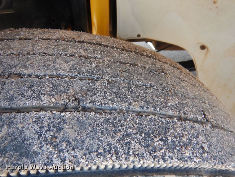 image for item DJ3830 1998 Freightliner FL70  roll-off container truck