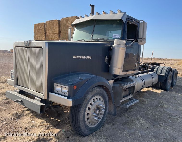 image for item DJ5117 1998 Western Star 4964EX  semi truck