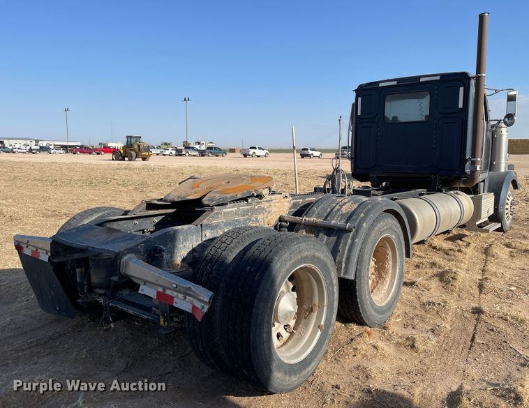 image for item DJ5117 1998 Western Star 4964EX  semi truck