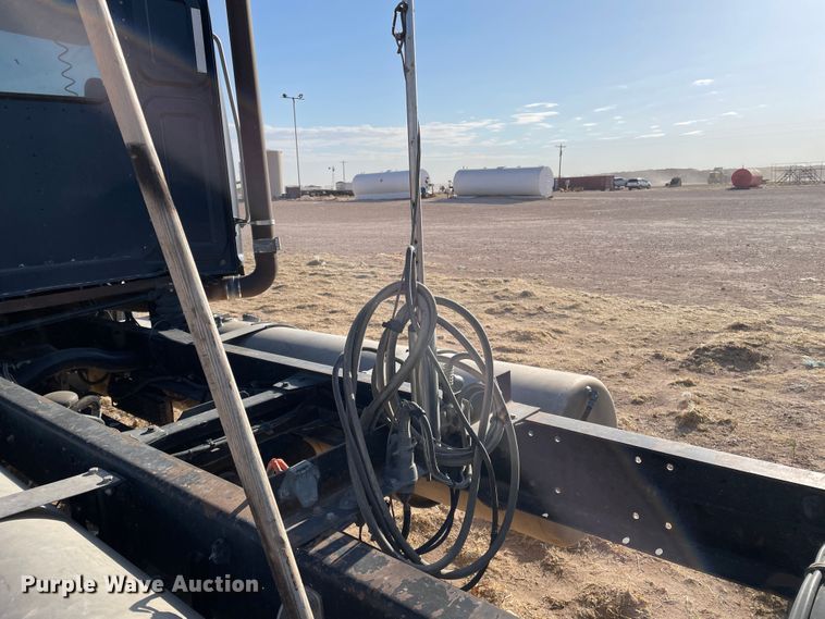 image for item DJ5117 1998 Western Star 4964EX  semi truck