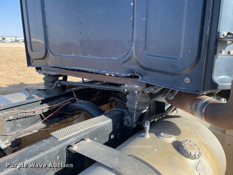 image for item DJ5117 1998 Western Star 4964EX  semi truck