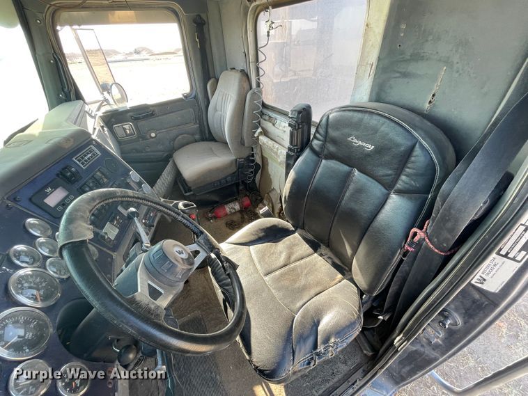 image for item DJ5117 1998 Western Star 4964EX  semi truck