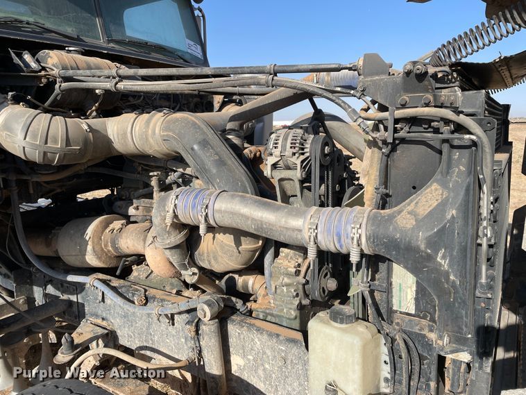image for item DJ5117 1998 Western Star 4964EX  semi truck