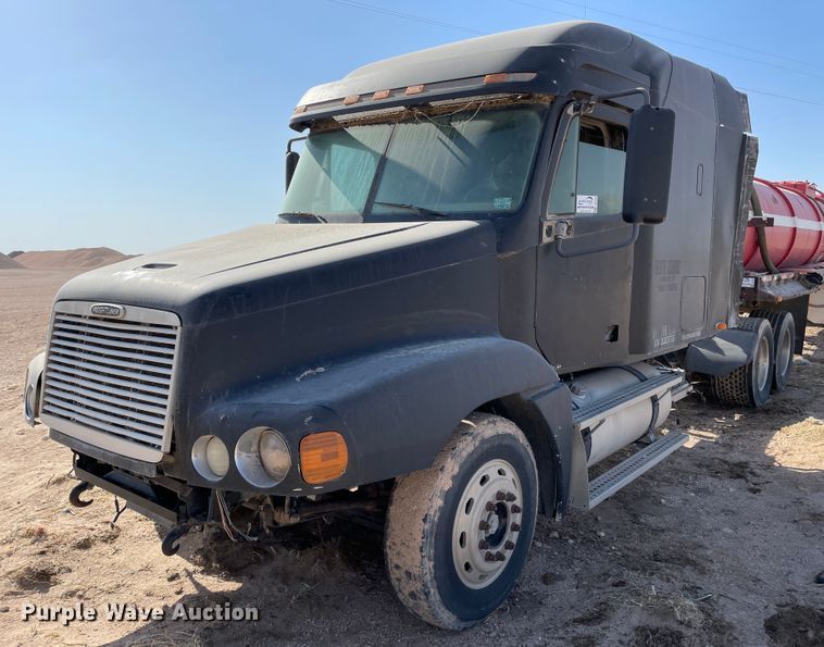 image for item DJ5120 2002 Freightliner ST120  truck cab and chassis