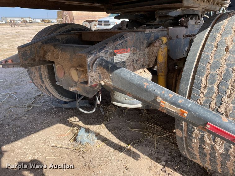 image for item DJ5120 2002 Freightliner ST120  truck cab and chassis