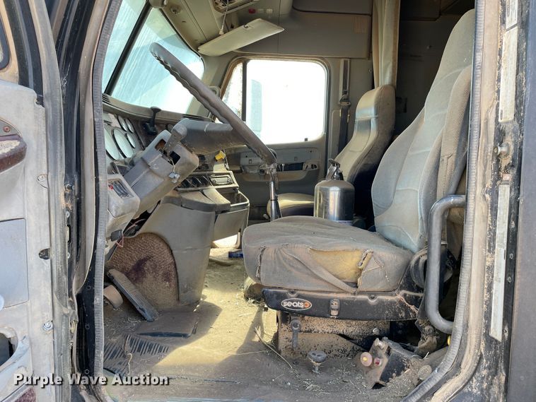 image for item DJ5120 2002 Freightliner ST120  truck cab and chassis