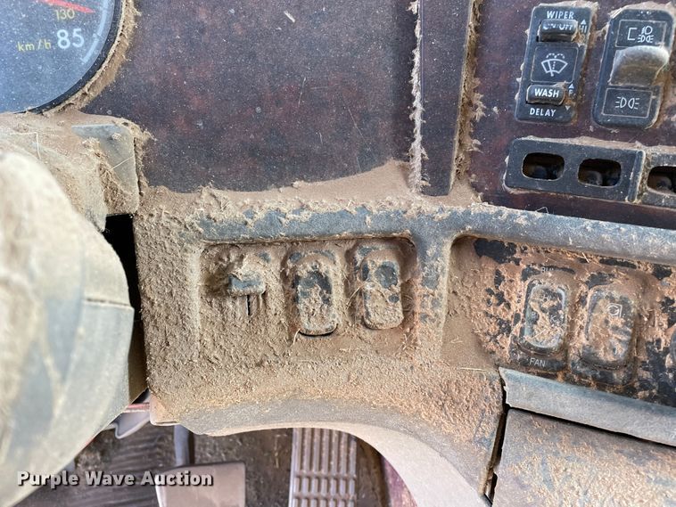 image for item DJ5120 2002 Freightliner ST120  truck cab and chassis