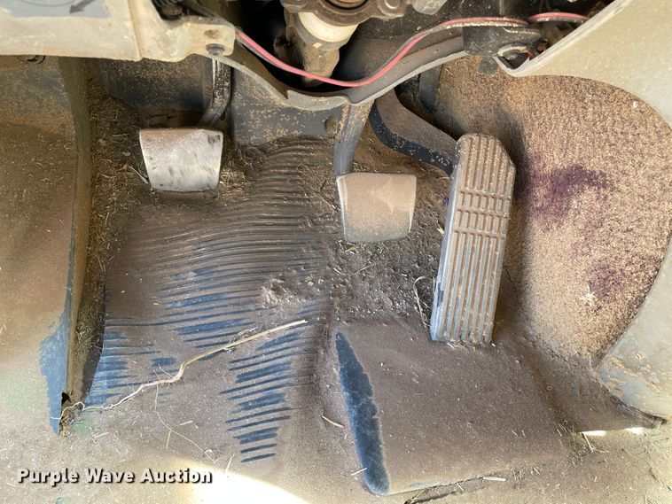 image for item DJ5120 2002 Freightliner ST120  truck cab and chassis