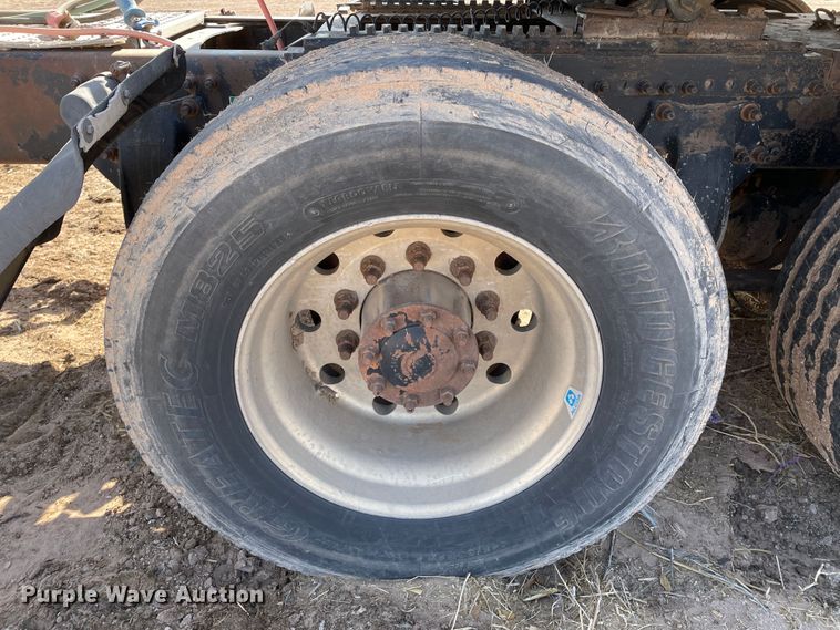 image for item DJ5120 2002 Freightliner ST120  truck cab and chassis