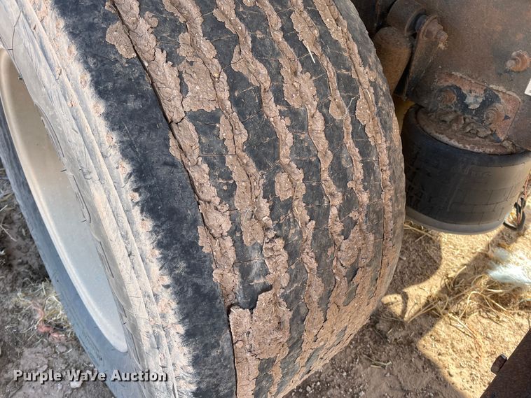 image for item DJ5120 2002 Freightliner ST120  truck cab and chassis