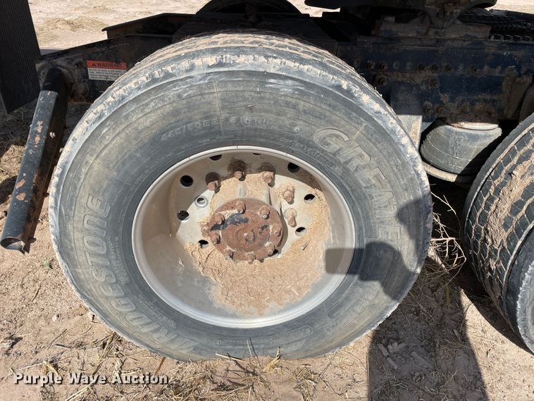 image for item DJ5120 2002 Freightliner ST120  truck cab and chassis