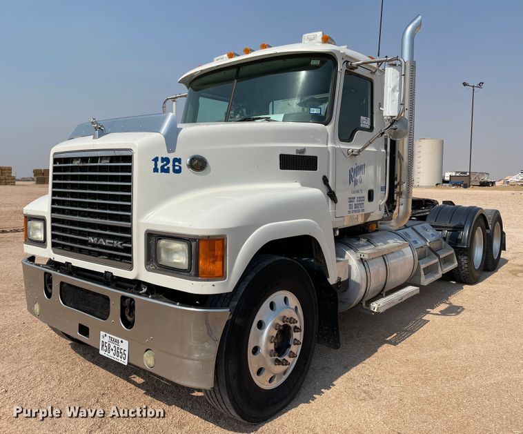 image for item DJ5127 2009 Mack CHU613  semi truck