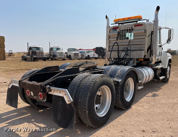 image for item DJ5127 2009 Mack CHU613  semi truck