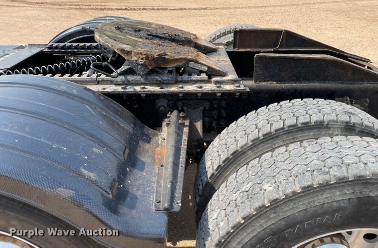 image for item DJ5127 2009 Mack CHU613  semi truck