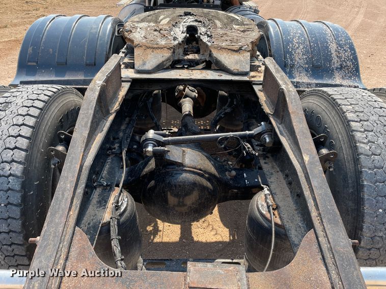 image for item DJ5127 2009 Mack CHU613  semi truck