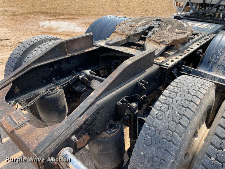 image for item DJ5127 2009 Mack CHU613  semi truck