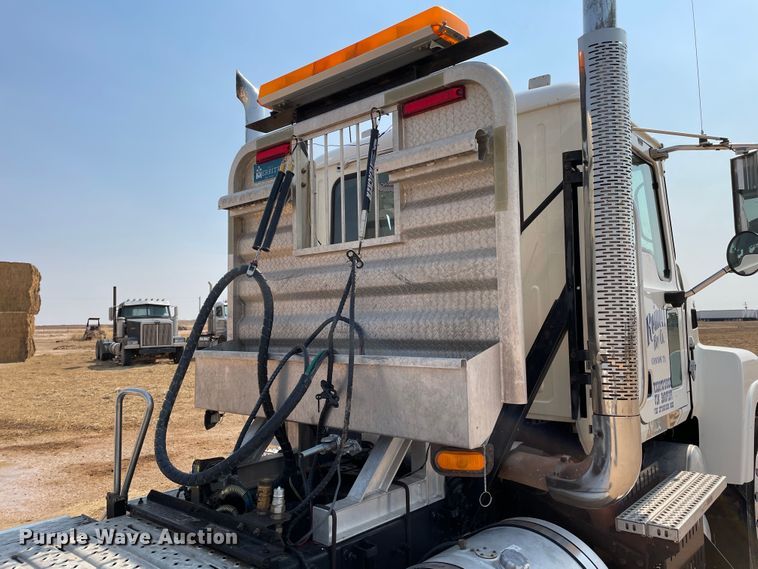 image for item DJ5127 2009 Mack CHU613  semi truck