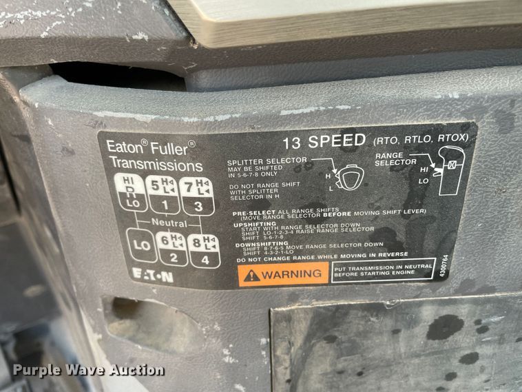 image for item DJ5127 2009 Mack CHU613  semi truck