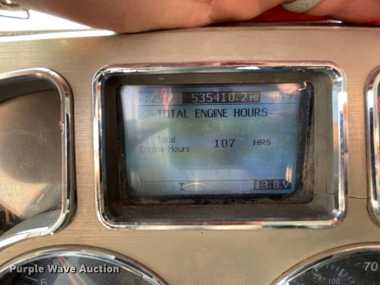 image for item DJ5127 2009 Mack CHU613  semi truck