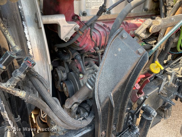 image for item DJ5127 2009 Mack CHU613  semi truck