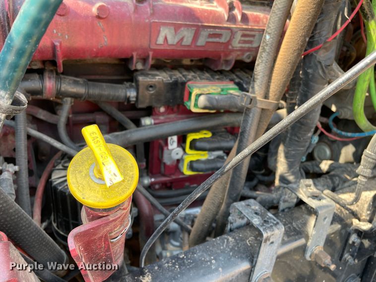 image for item DJ5127 2009 Mack CHU613  semi truck