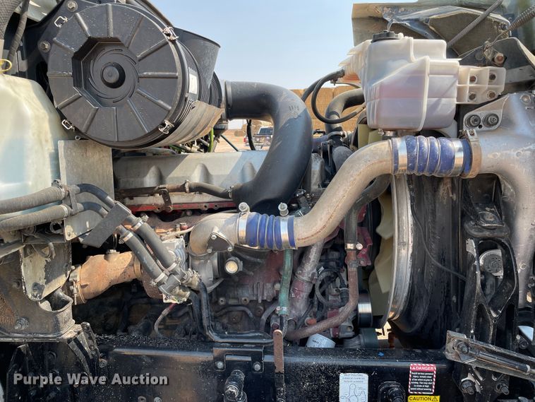 image for item DJ5127 2009 Mack CHU613  semi truck