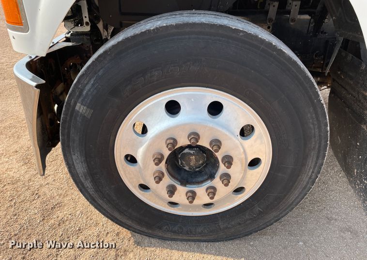 image for item DJ5127 2009 Mack CHU613  semi truck