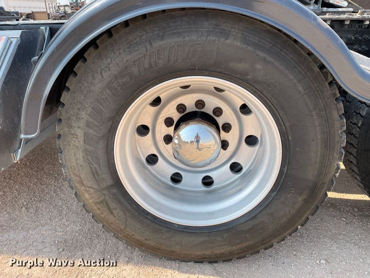 image for item DJ5127 2009 Mack CHU613  semi truck