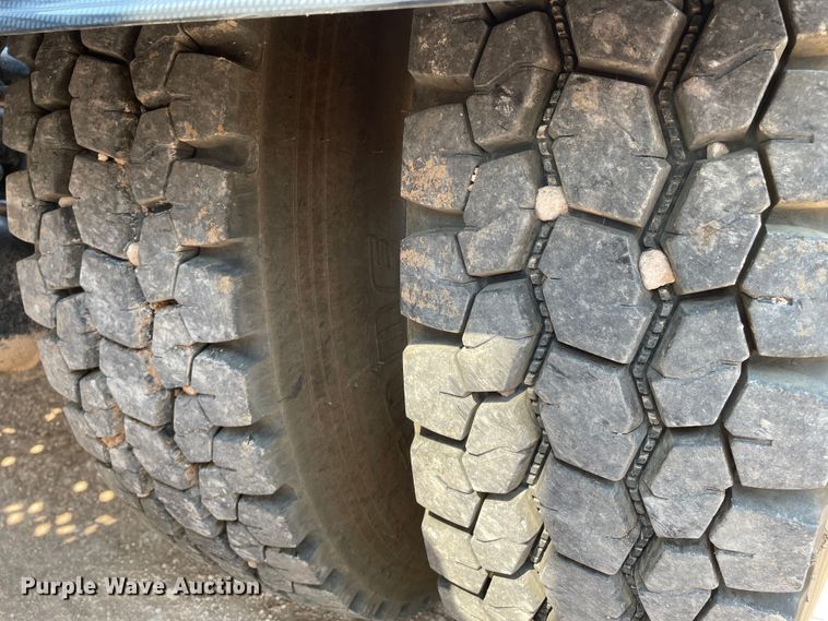 image for item DJ5127 2009 Mack CHU613  semi truck