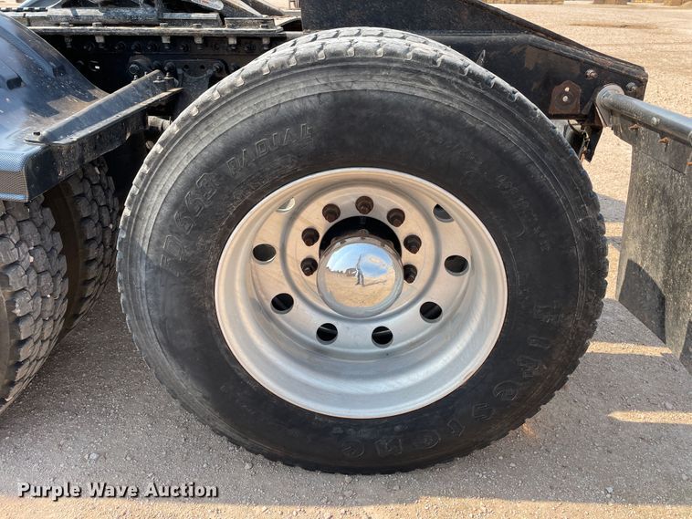 image for item DJ5127 2009 Mack CHU613  semi truck