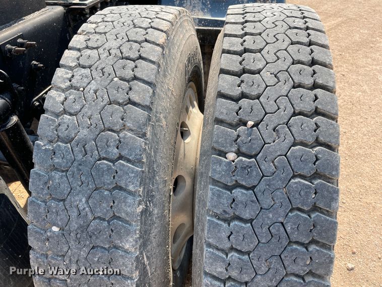 image for item DJ5127 2009 Mack CHU613  semi truck