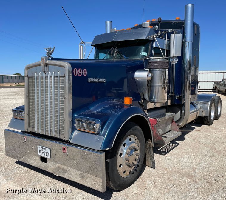 image for item DJ5182 2000 Kenworth W900  semi truck
