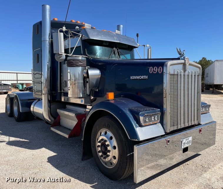 image for item DJ5182 2000 Kenworth W900  semi truck