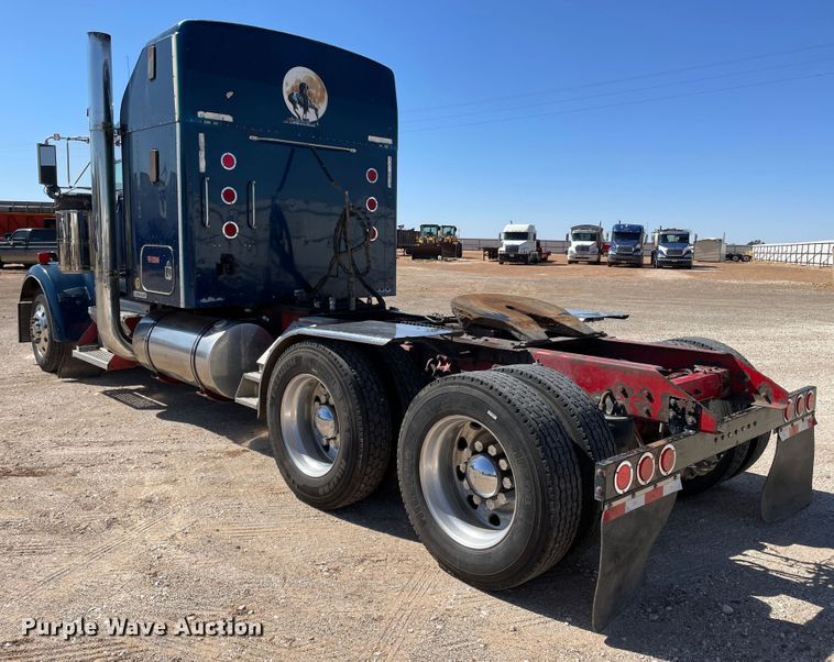 image for item DJ5182 2000 Kenworth W900  semi truck