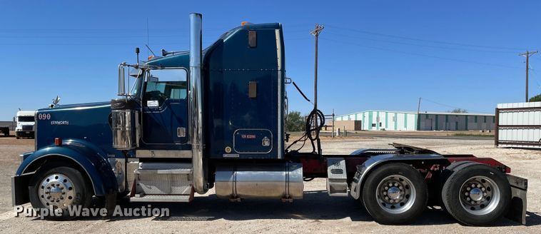 image for item DJ5182 2000 Kenworth W900  semi truck