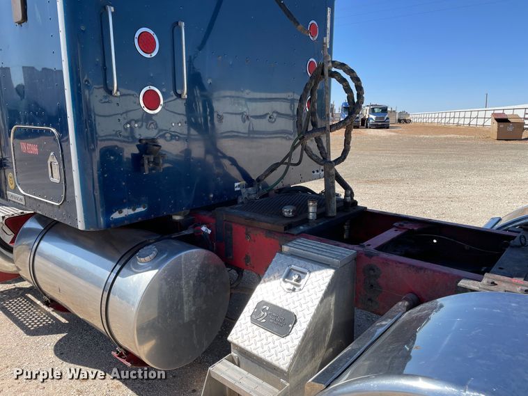 image for item DJ5182 2000 Kenworth W900  semi truck