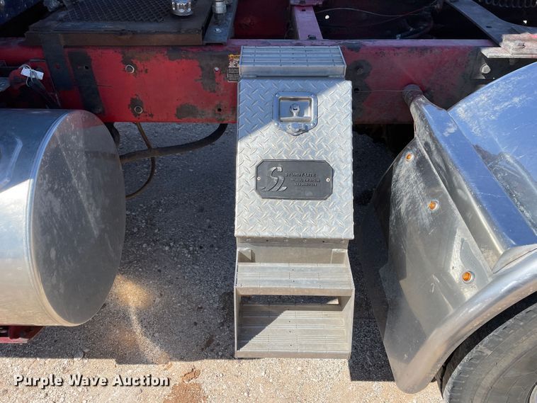 image for item DJ5182 2000 Kenworth W900  semi truck