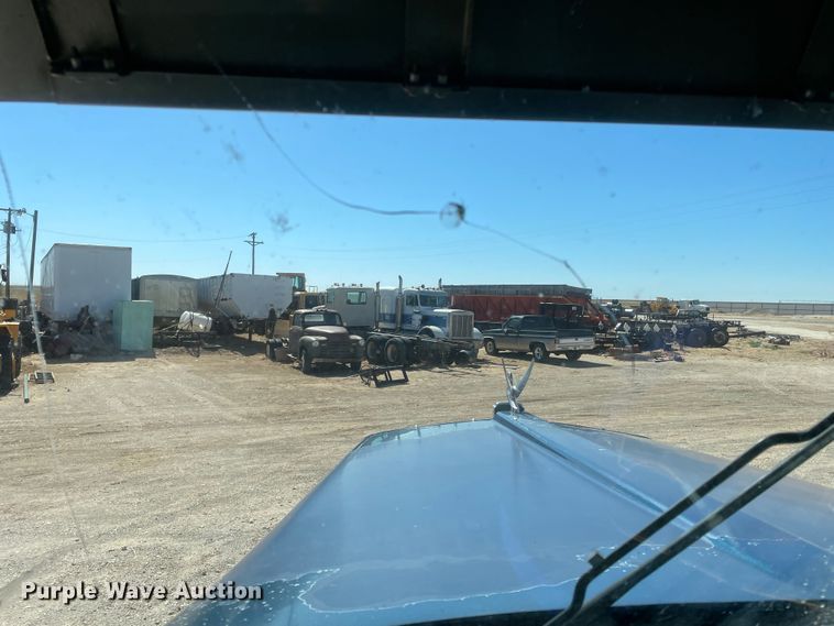 image for item DJ5182 2000 Kenworth W900  semi truck