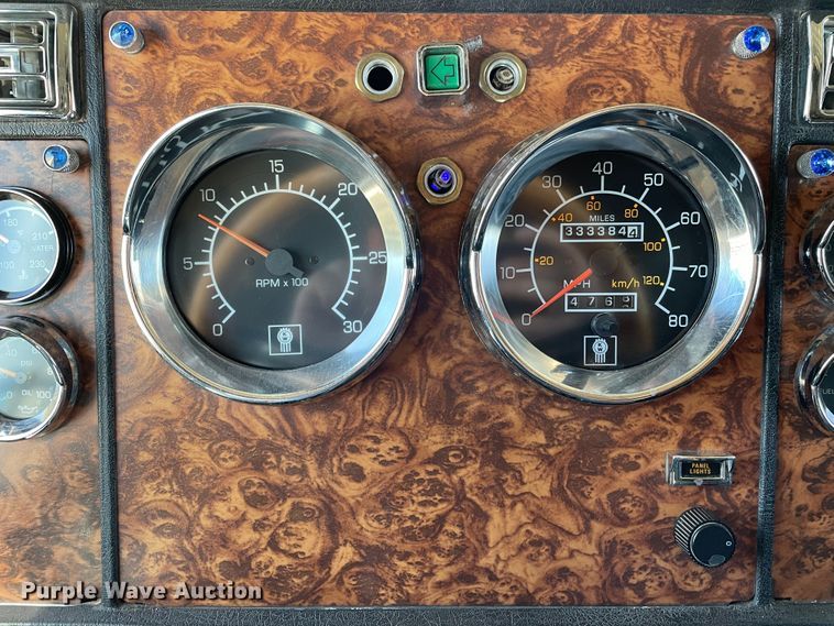 image for item DJ5182 2000 Kenworth W900  semi truck