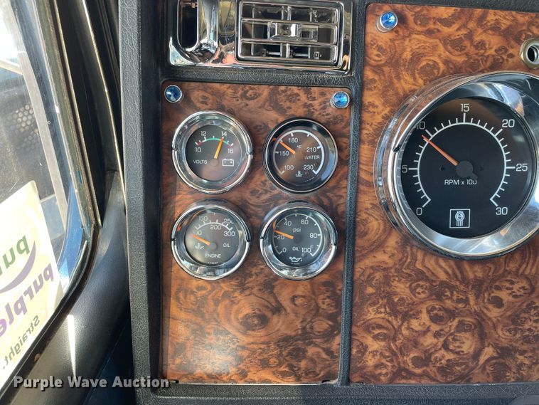 image for item DJ5182 2000 Kenworth W900  semi truck