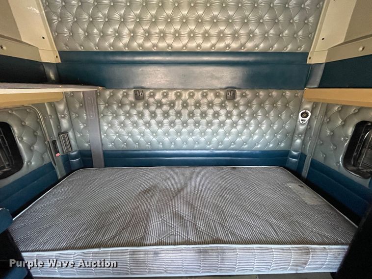 image for item DJ5182 2000 Kenworth W900  semi truck