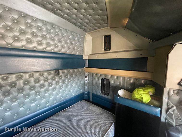 image for item DJ5182 2000 Kenworth W900  semi truck