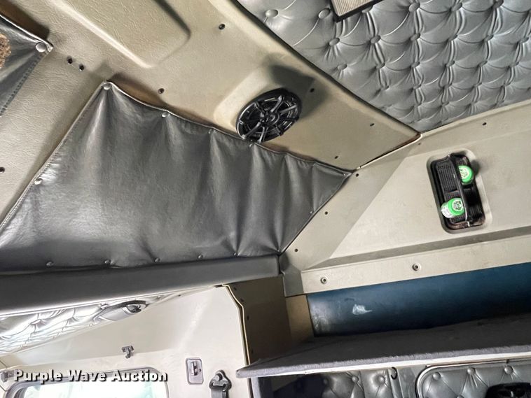 image for item DJ5182 2000 Kenworth W900  semi truck