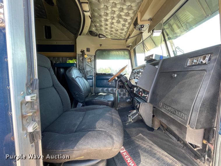 image for item DJ5182 2000 Kenworth W900  semi truck