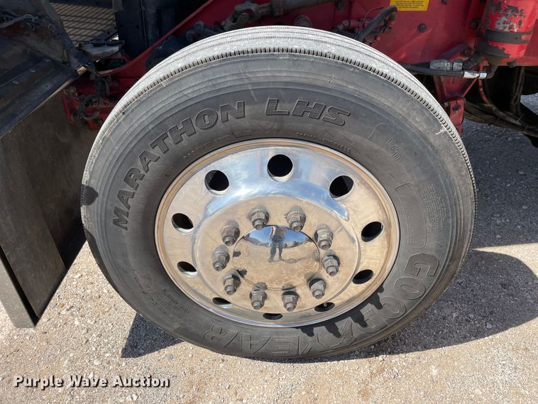 image for item DJ5182 2000 Kenworth W900  semi truck