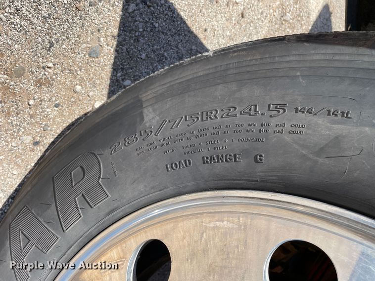 image for item DJ5182 2000 Kenworth W900  semi truck