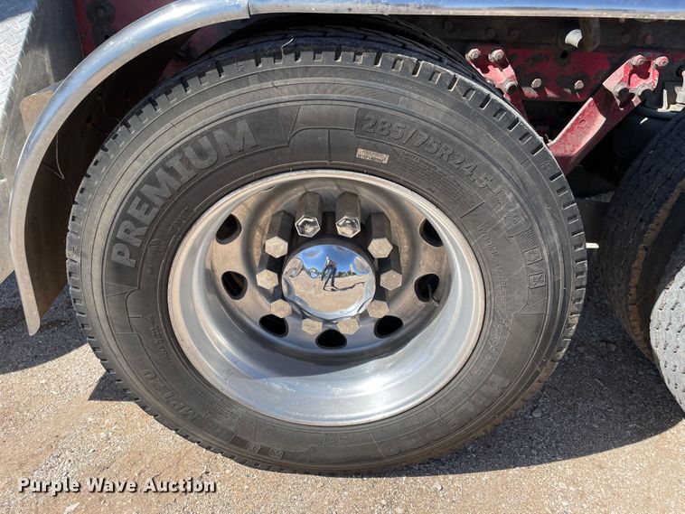 image for item DJ5182 2000 Kenworth W900  semi truck